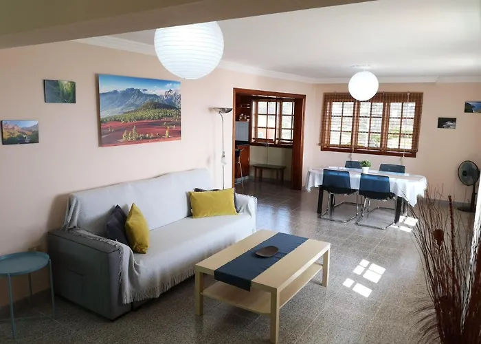 Sea And Mountain View Apartment